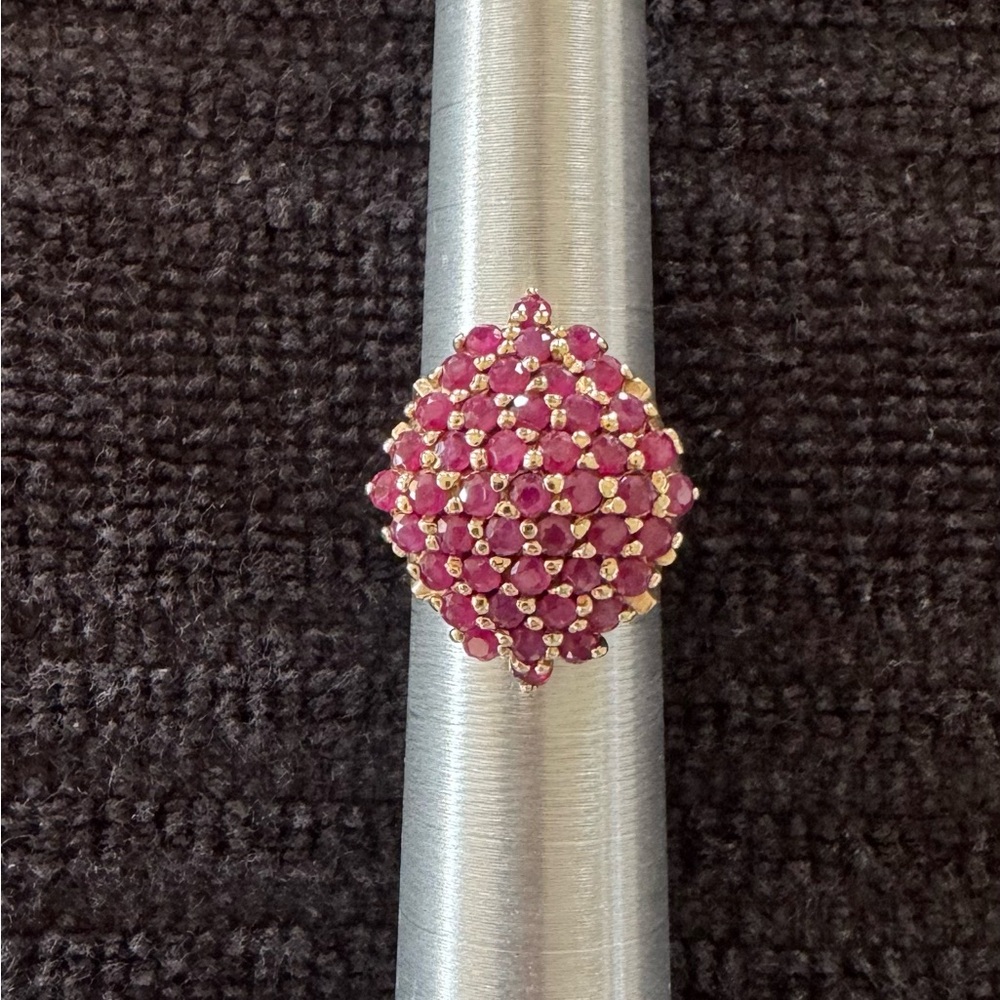 Women’s Vintage Solid 10k  Gold Ruby Cluster Ring size 5 (around 8 grams)